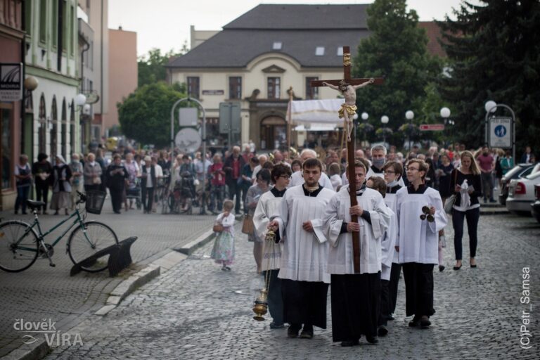 pruvod - nadšený fotograf